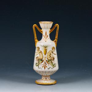 Vasetto biansato con decoro a grottesche <br>Manifattura Ginori <br>Doccia (Firenze), seconda metà del sec. XIX